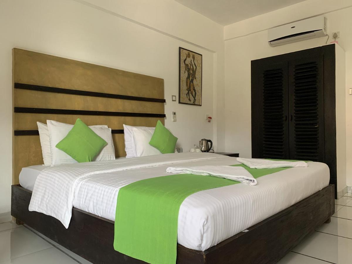 360 Beach Residence Negombo Exterior foto