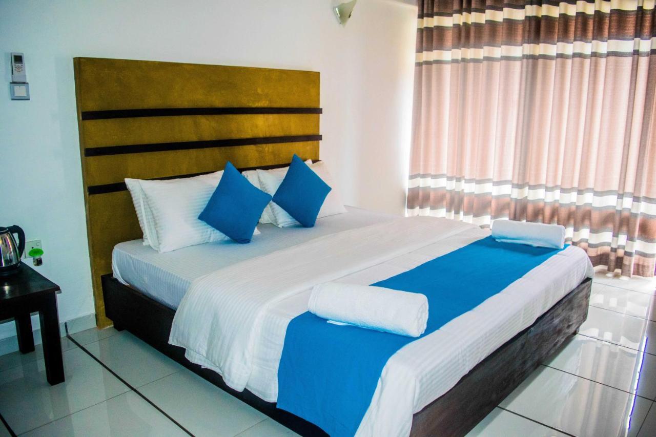 360 Beach Residence Negombo Exterior foto